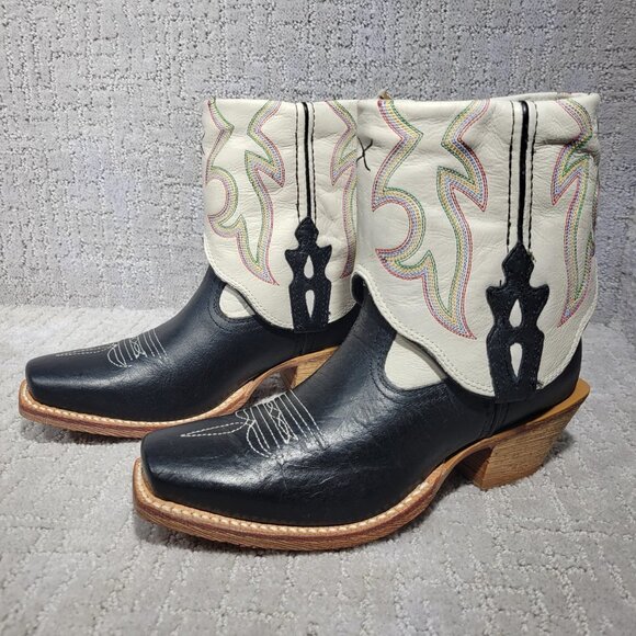 Twisted X Women's Size 5.5B White Black Leather Fold Over Ankle Boots WSOC 001 - Picture 9 of 12